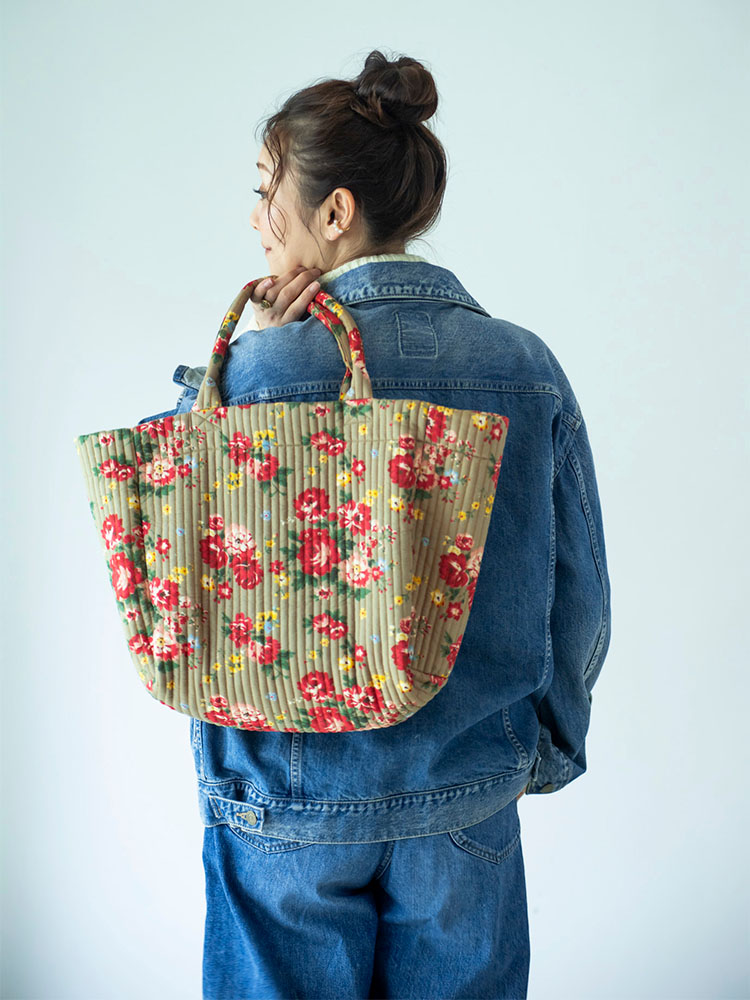 期間限定出品 ハグオーワーキルティングバッグ 花柄 トート