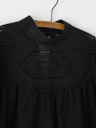 コットンレースモックネックチュニックブラウス | HUG O WaR ONLINE STORE