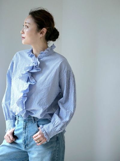 大人気❣️完売❗️ハグオーワーストライプフリルブラウス