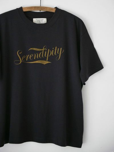 ハグオーワー SERENDIPITY pt. T-sh ベージュ 新品 雅姫 SERENDIPITY pt. T-sh | HUG O WaR ONLINE STORE